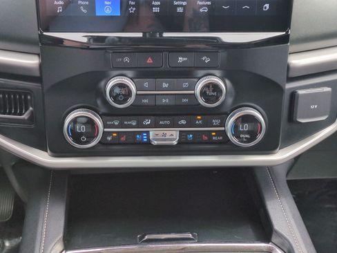 Used 2024 Ford Expedition XLT AWD/4WD image 25