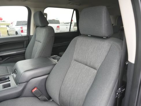 Used 2023 Ford Expedition XLT image 10