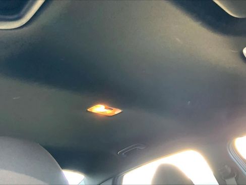 Used 2025 Hyundai Elantra Sport image 14