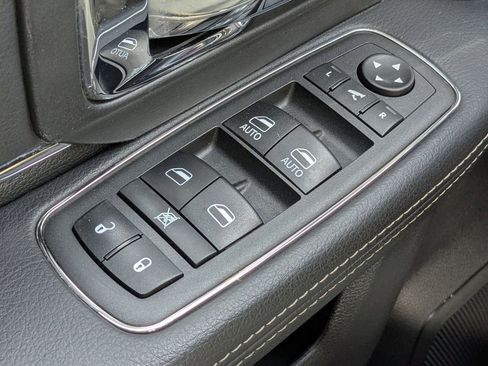 Used 2017 RAM 3500 Laramie image 25