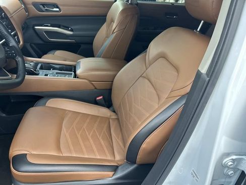 Used 2025 Nissan Pathfinder Platinum w/ Cargo Package FWD image 16
