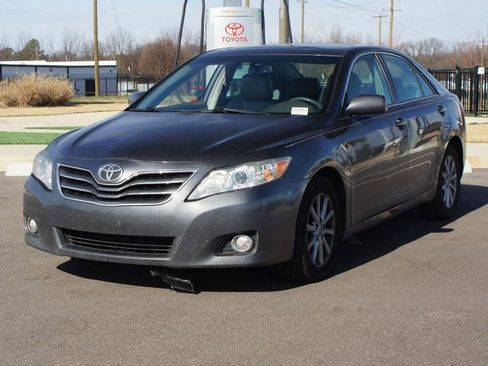 Used 2011 Toyota Camry XLE image 15