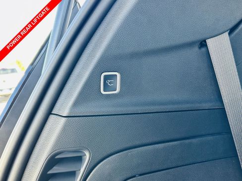 New 2026 Chrysler Pacifica Select w/ Quick Order Package 2EV image 12