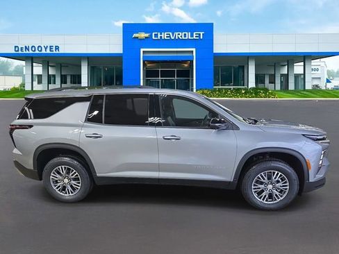 New 2026 Chevrolet Traverse LT w/ Driver Confidence Package image 4