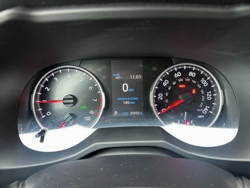 Used 2021 Toyota RAV4 XLE image 35