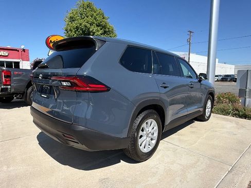 Used 2025 Toyota Grand Highlander FWD image 4