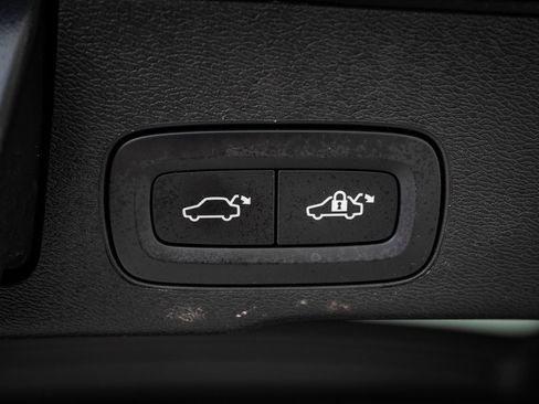 Used 2025 Volvo XC60 B5 Ultra w/ Protection Package Premier image 22