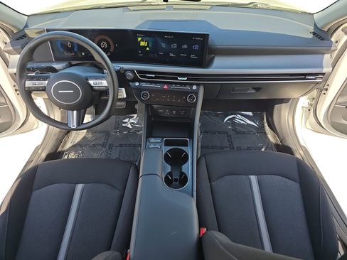 Used 2025 Hyundai Sonata SEL FWD image 9
