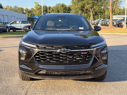 Used 2025 Chevrolet Trax RS w/ Sunroof Package FWD image 6