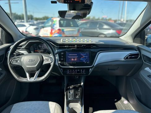 Used 2022 Chevrolet Bolt EUV Premier w/ Sun & Sound Package FWD image 12