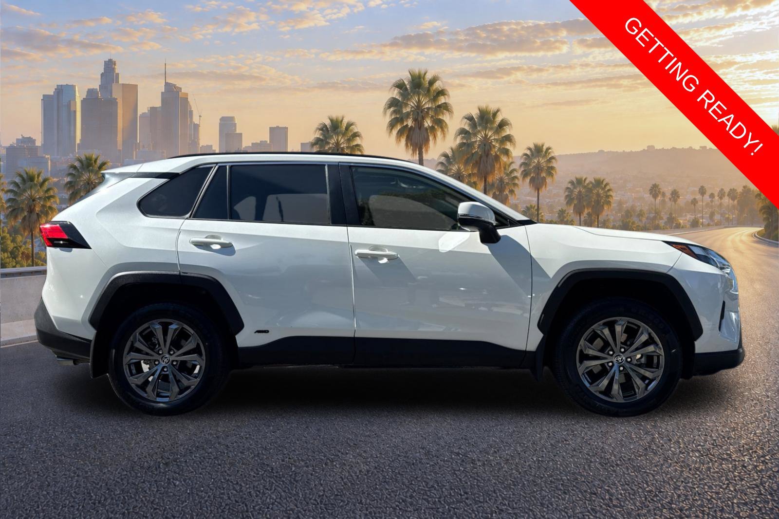 Used 2022 Toyota RAV4 XLE Premium AWD/4WD image 3
