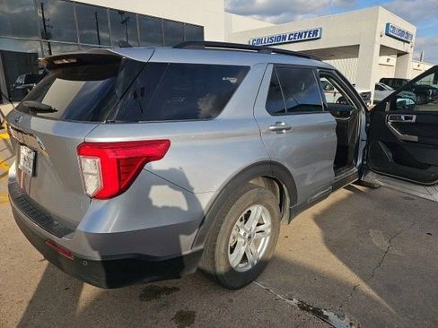 Used 2023 Ford Explorer XLT RWD image 7