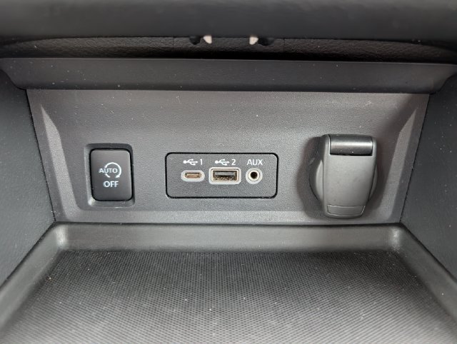 Used 2025 Nissan Sentra SV FWD image 20