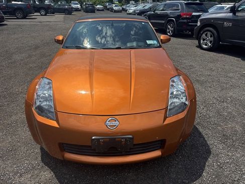 Used 2005 Nissan 350Z Touring RWD image 3