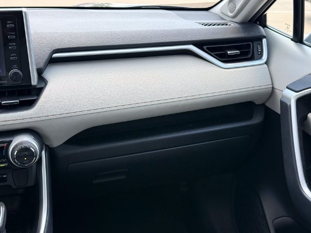 Used 2019 Toyota RAV4 XLE Premium FWD image 22