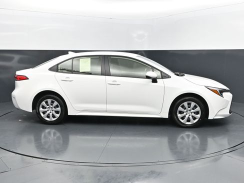 Used 2026 Toyota Corolla LE FWD image 6