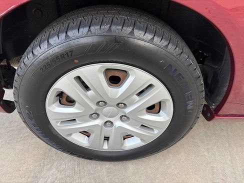 Used 2018 Dodge Grand Caravan SE w/ UConnect Hands-Free Group image 34