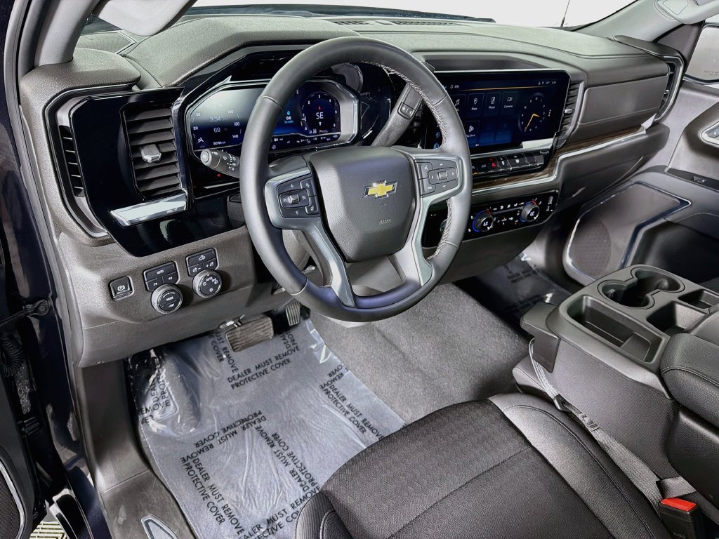 Used 2023 Chevrolet Silverado 1500 LT AWD/4WD image 9