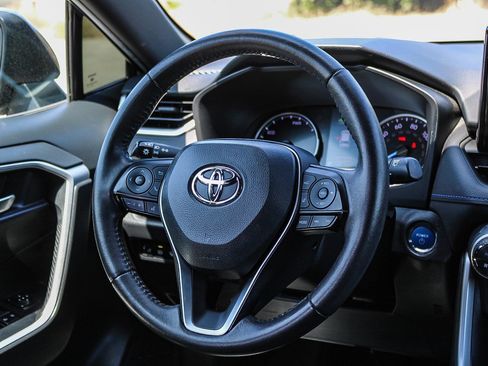 Used 2022 Toyota RAV4 SE w/ Convenience Package AWD/4WD image 17