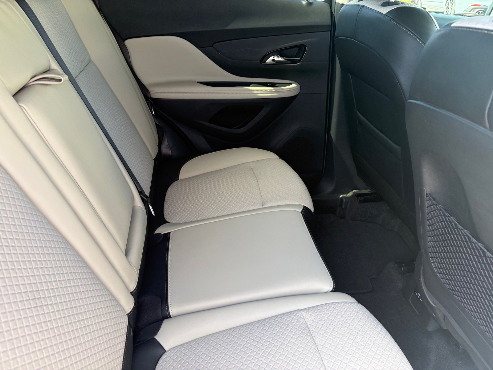 Used 2020 Buick Encore Preferred w/ Safety Package FWD image 12