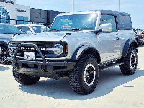 Used 2022 Ford Bronco Outer Banks w/ Sasquatch Package AWD/4WD image 4