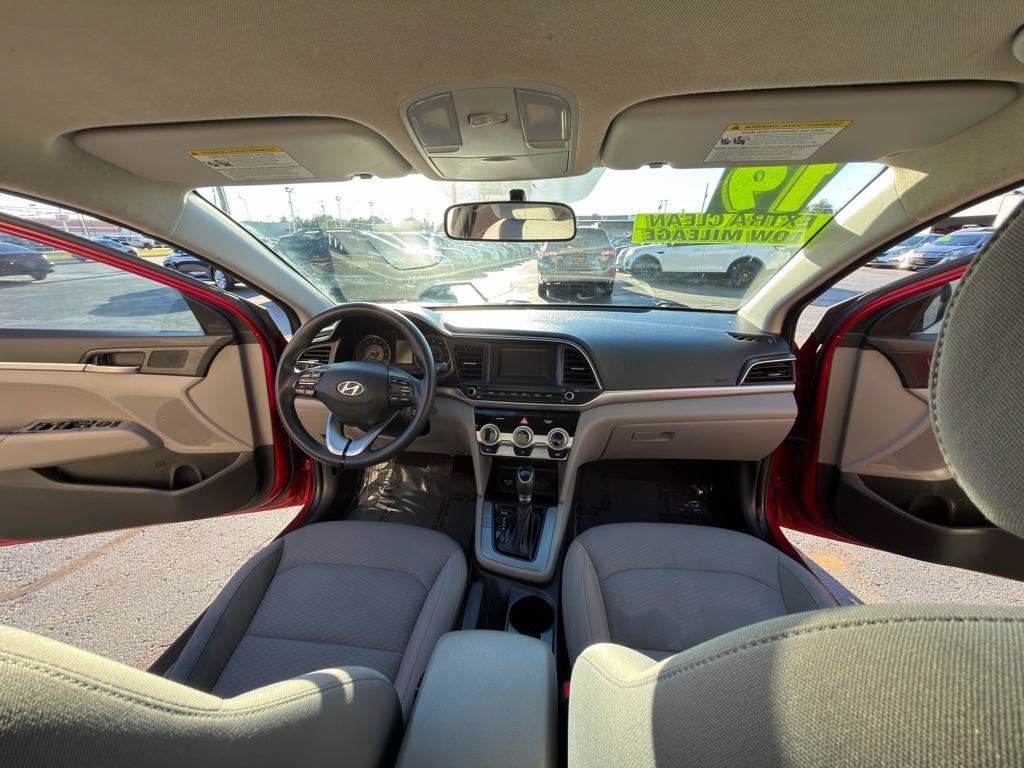 Used 2019 Hyundai Elantra SE FWD image 18
