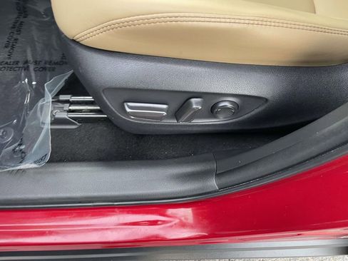 Used 2025 Toyota RAV4 XLE Premium image 29