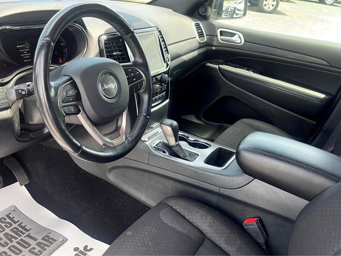 Used 2020 Jeep Grand Cherokee Laredo w/ Security & Convenience Group image 10