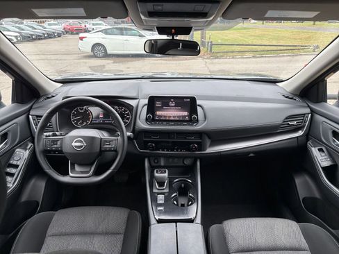 Used 2025 Nissan Rogue SV FWD image 35