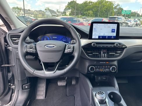 Used 2022 Ford Escape SEL w/ Technology Package FWD image 18