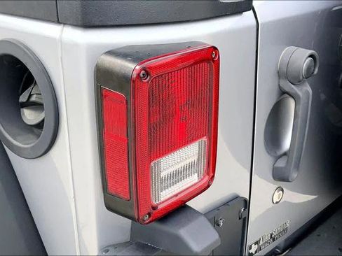 Certified 2018 Jeep Wrangler Unlimited Sport S AWD/4WD image 25