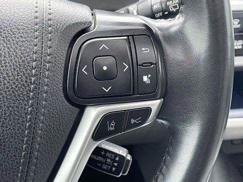 Used 2019 Toyota Highlander Limited image 14