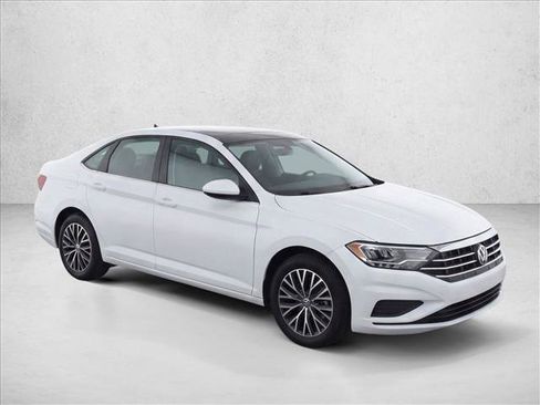 Used 2019 Volkswagen Jetta SE w/ Cold Weather Package image 3