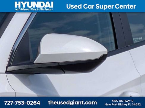Used 2025 Hyundai Tucson SE FWD image 11