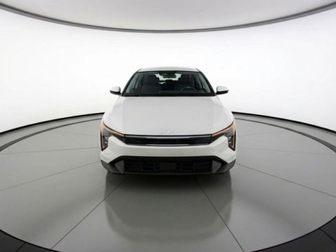 Used 2025 Kia K4 LXS image 2