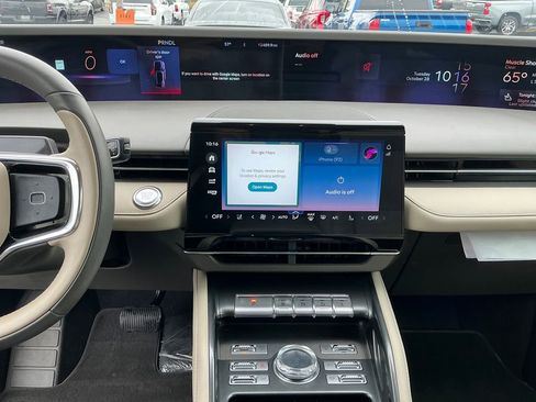 Certified 2025 Lincoln Nautilus Premier image 22