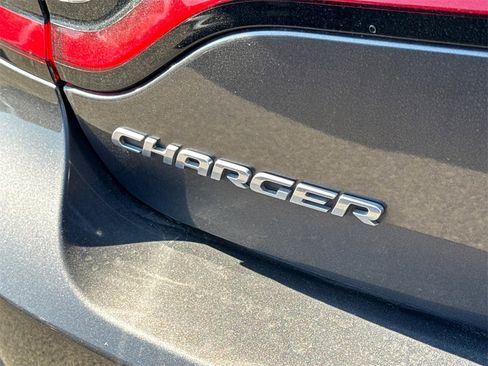 Used 2015 Dodge Charger SE image 8