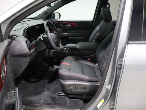 Used 2024 Chevrolet Traverse RS w/ LPO, Floor Liner Package image 12