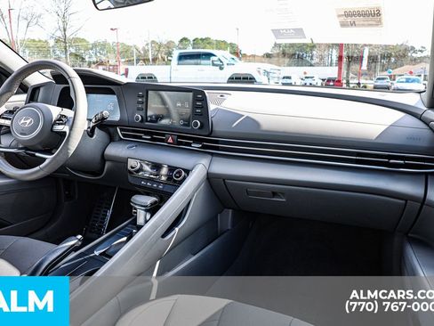 Used 2025 Hyundai Elantra Sport FWD image 30