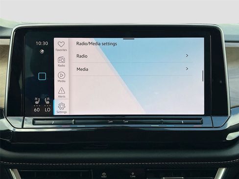 Used 2025 Volkswagen Atlas SE FWD image 14