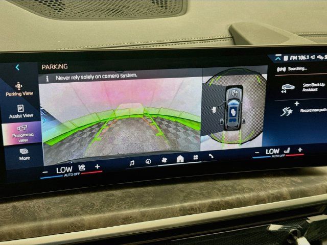 Used 2025 BMW X7 xDrive40i w/ M Sport Package AWD/4WD image 14