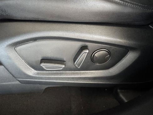 Used 2023 Ford Explorer XLT w/ Equipment Group 202A image 24