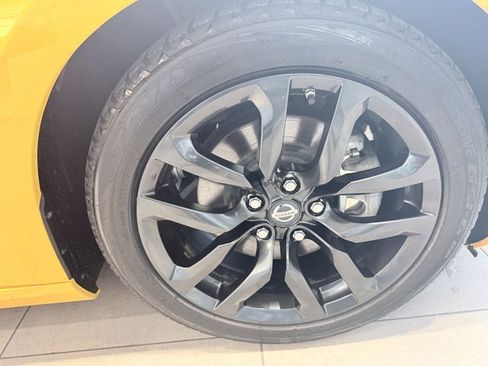 Used 2019 Nissan 370Z w/ Sport Package image 19