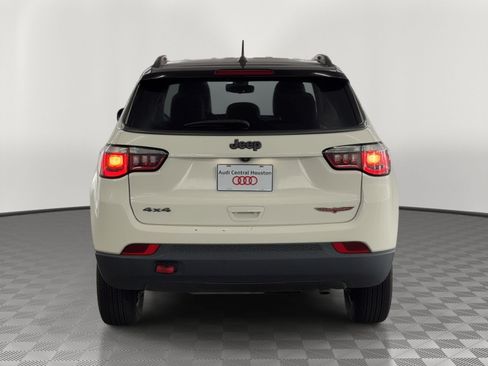 Used 2019 Jeep Compass Trailhawk AWD/4WD image 10