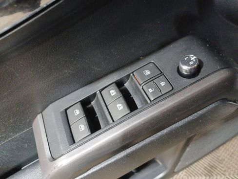 Used 2018 Toyota Tacoma TRD Sport image 15