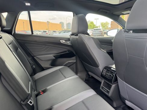 Used 2024 Volkswagen ID.4 S image 37