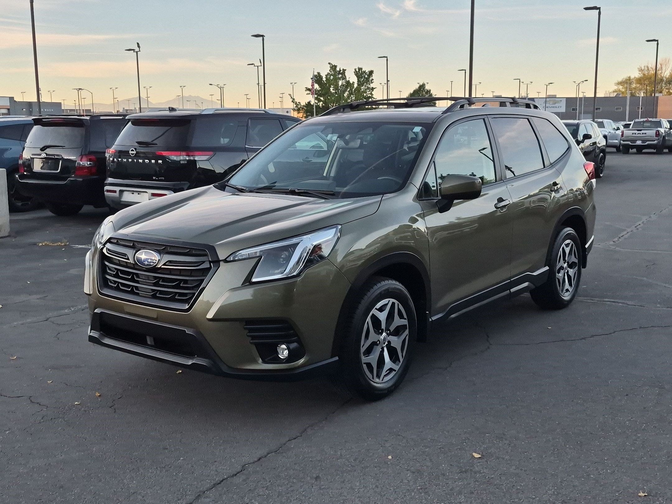 Used 2024 Subaru Forester Premium w/ Convenience Package AWD/4WD image 11