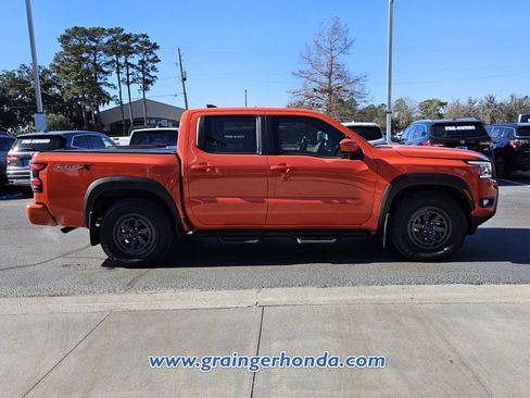 Used 2025 Nissan Frontier Pro-X image 6