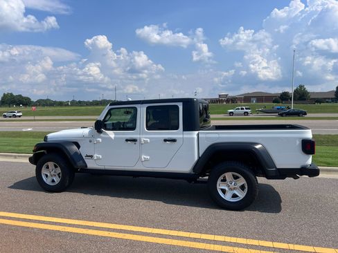 Used 2020 Jeep Gladiator Sport w/ Quick Order Package 24S AWD/4WD image 7
