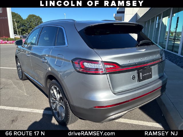 Used 2023 Lincoln Nautilus Reserve AWD/4WD image 3